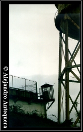 Alcatraz - A la Distancia